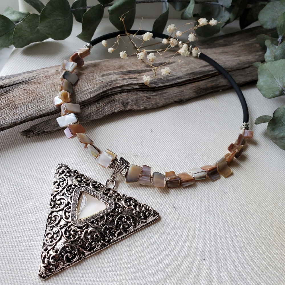 Natural Mother Of Pearl Stones Silver Necklace Cat Eye Pendant